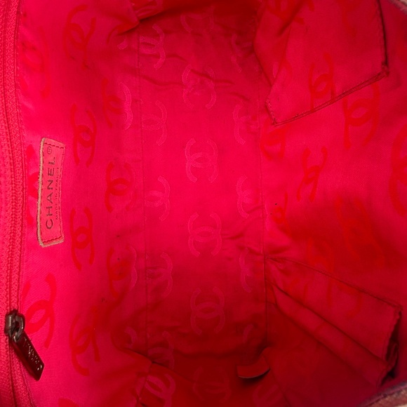 CHANEL Cambon Line White/Black CC Logo Leather Shoulder Bag - Picture 12 of 14